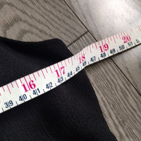 Beautiful dress by Lark &Ro⭐🌸🍀 - Picture 5 of 15